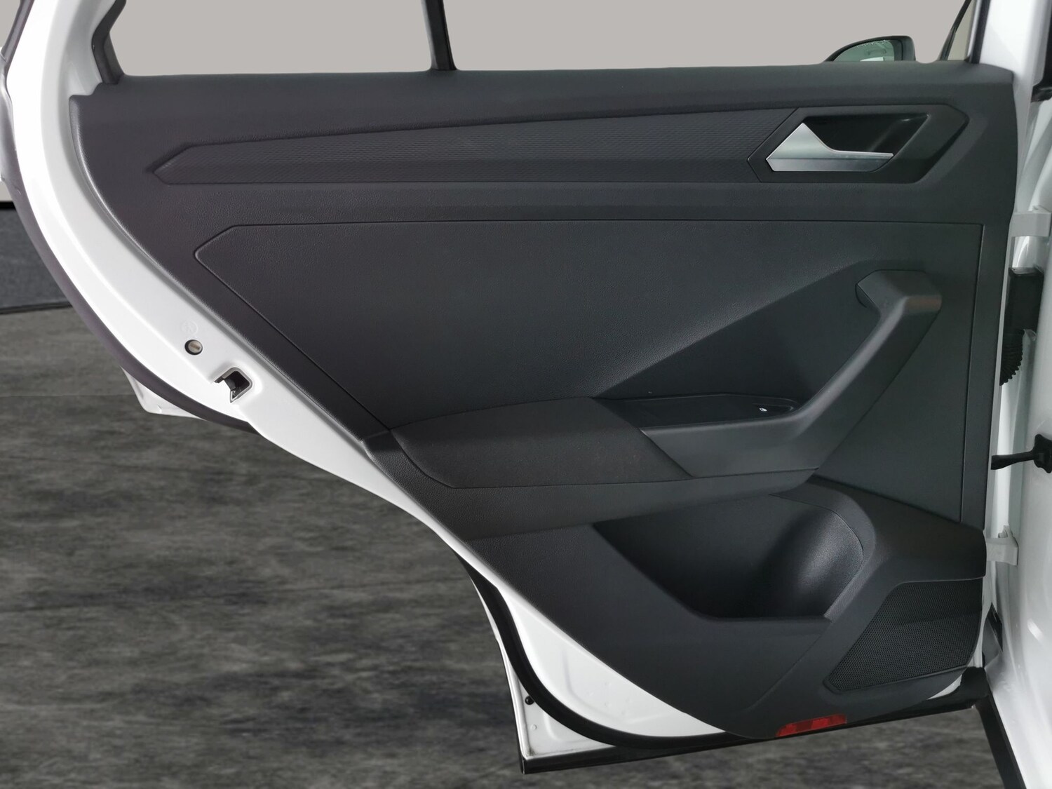 Used Volkswagen T-Roc 2023 for sale - 77676919: Photo 24