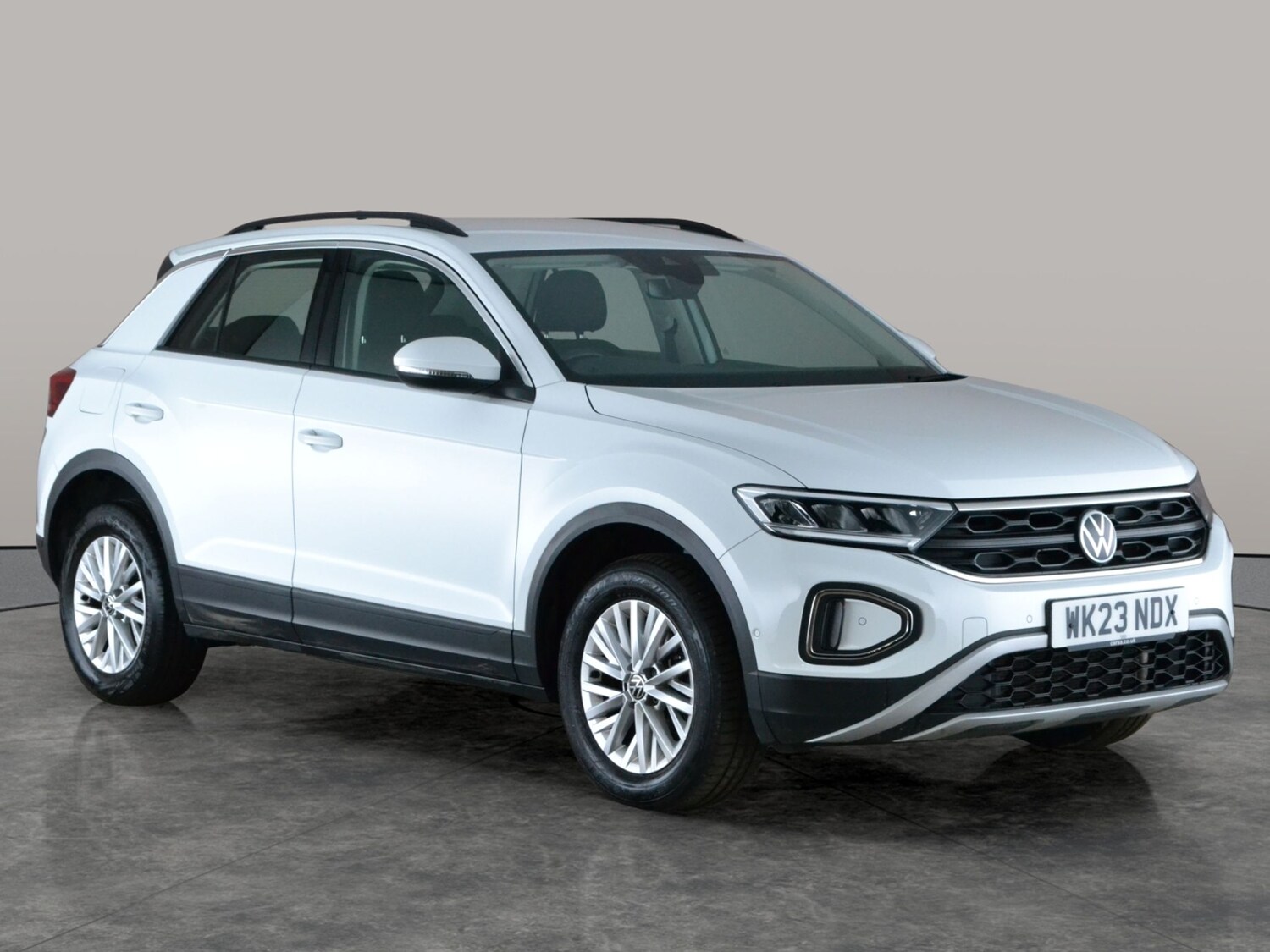 Used Volkswagen T-Roc 2023 for sale - 77676919: Photo 7