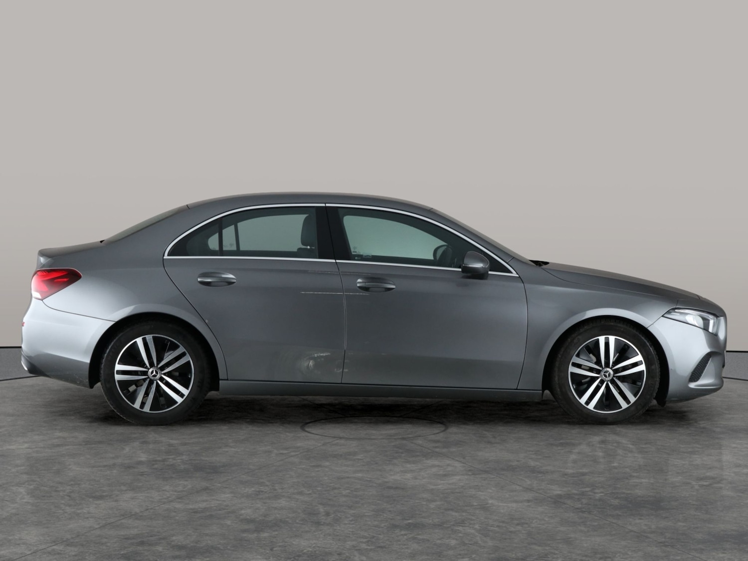 Used Mercedes-Benz A-Class 2020 for sale - 76704164: Photo 9