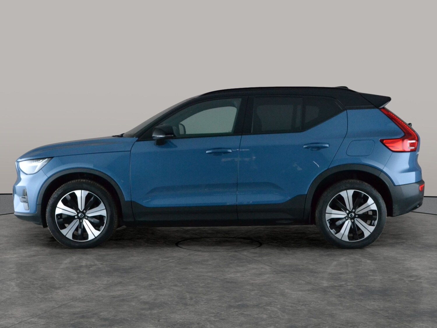 Used Volvo XC40 2023 for sale - 77951080: Photo 11