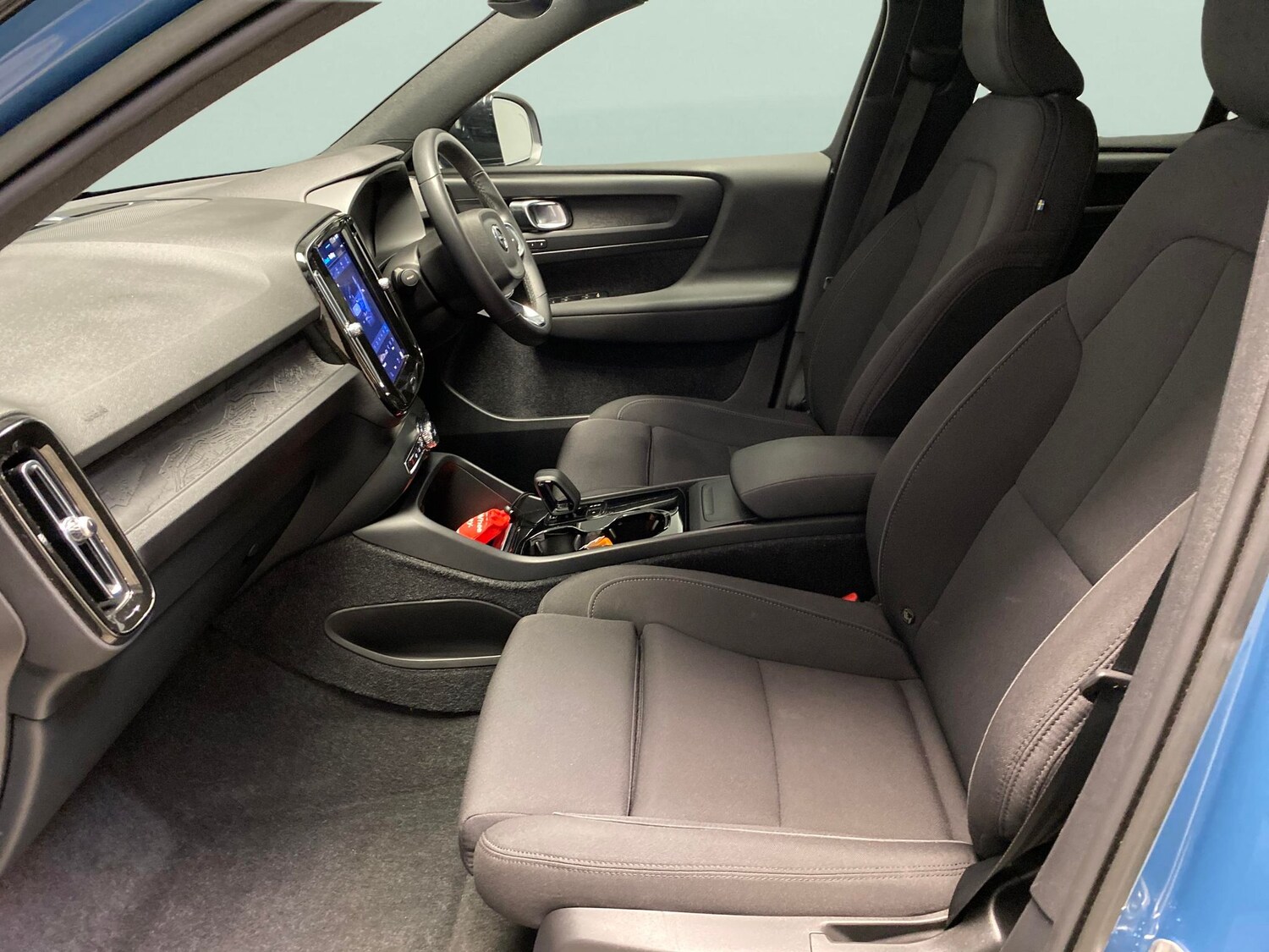 Used Volvo XC40 2023 for sale - 77951080: Photo 4