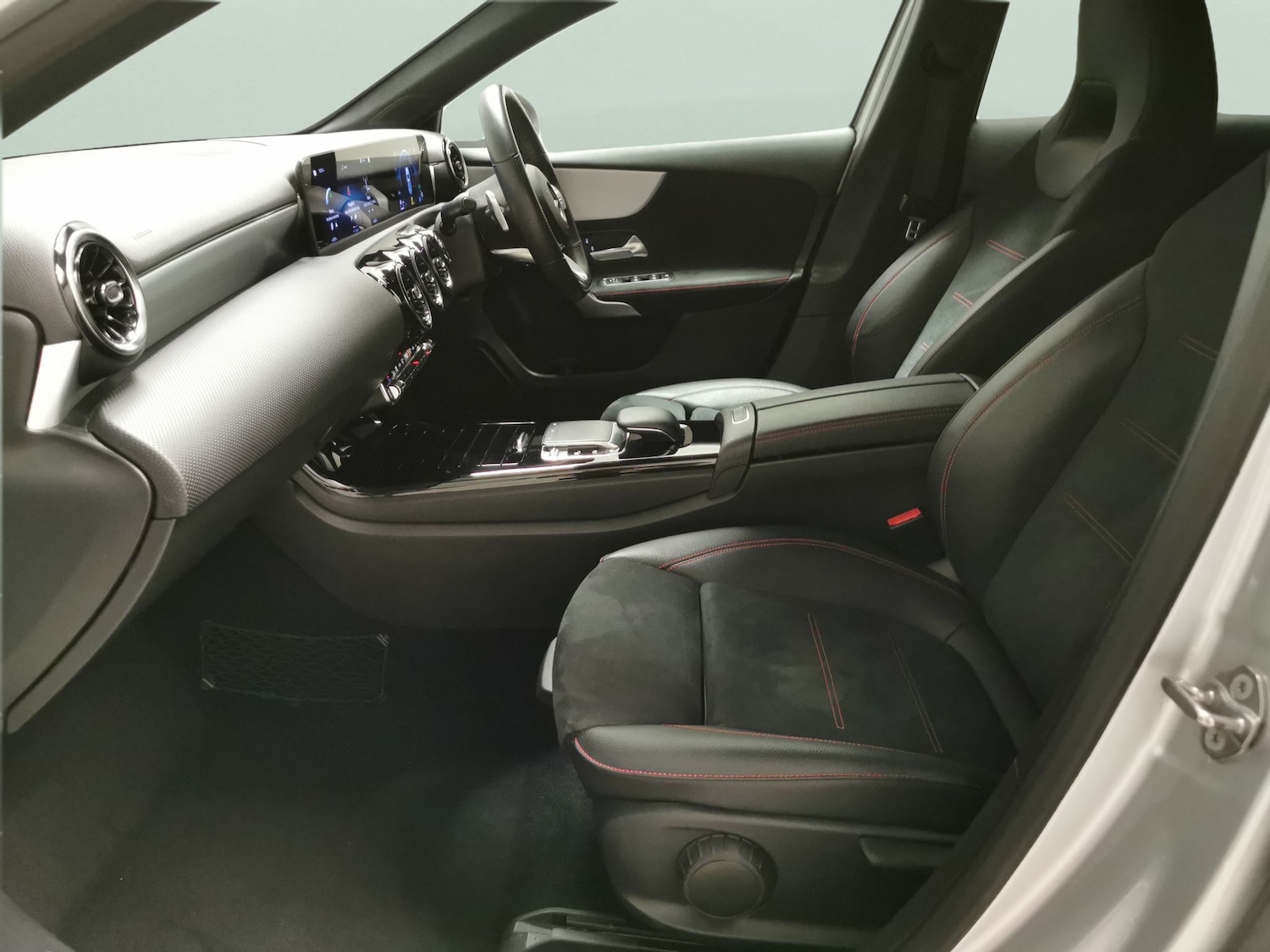 Used Mercedes-Benz A-Class 2019 for sale - 77698615: Photo 4