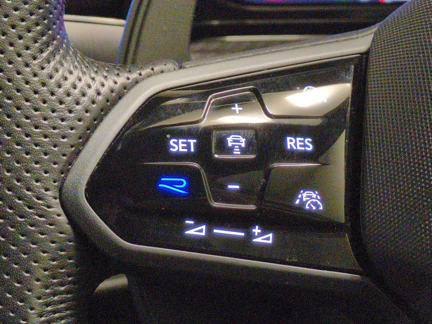 Used Volkswagen Golf 2024 for sale - 77517272: Photo 21