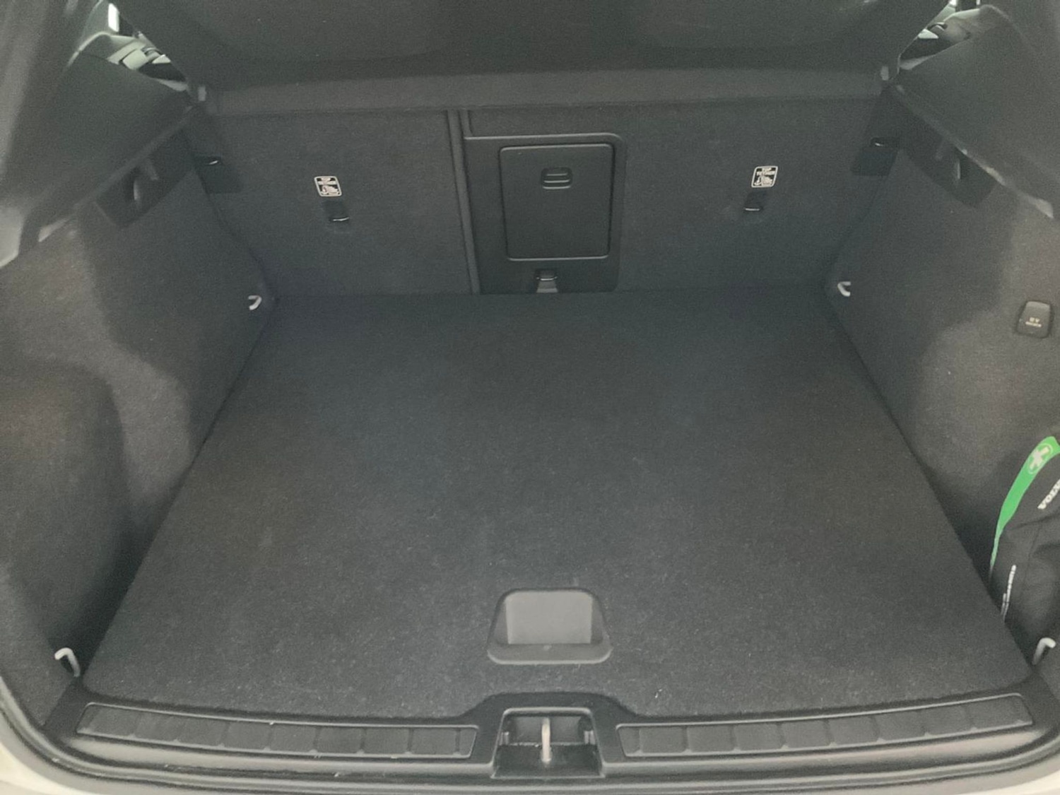 Used Volvo XC40 2022 for sale - 77023824: Photo 34