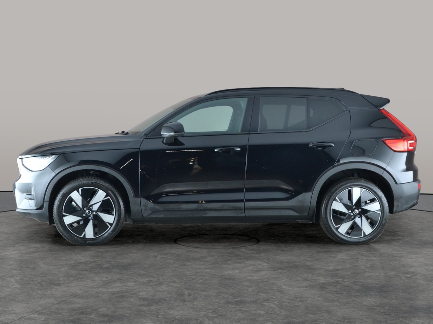Used Volvo XC40 2024 for sale - 76908314: Photo 11