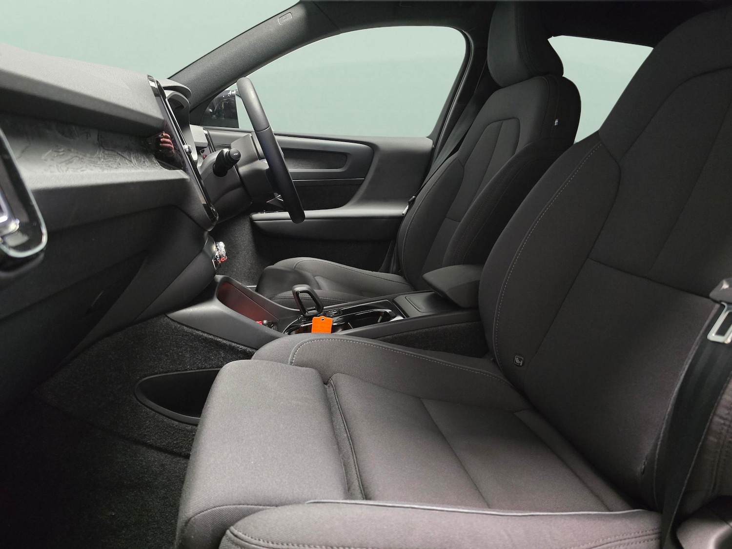 Used Volvo XC40 2024 for sale - 76908314: Photo 4