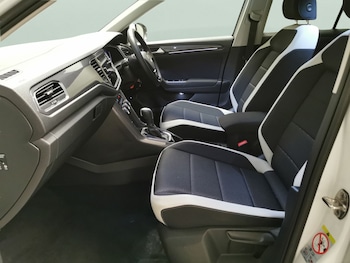 Used Volkswagen T-Roc 2021 for sale - 77917020: Photo