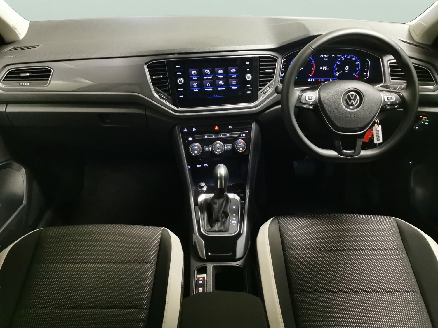 Used Volkswagen T-Roc 2021 for sale - 77917020: Photo 7