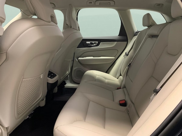 Used Volvo XC60 for sale - 76252144: Photo 32