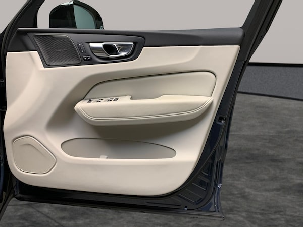 Used Volvo XC60 for sale - 76252144: Photo 37