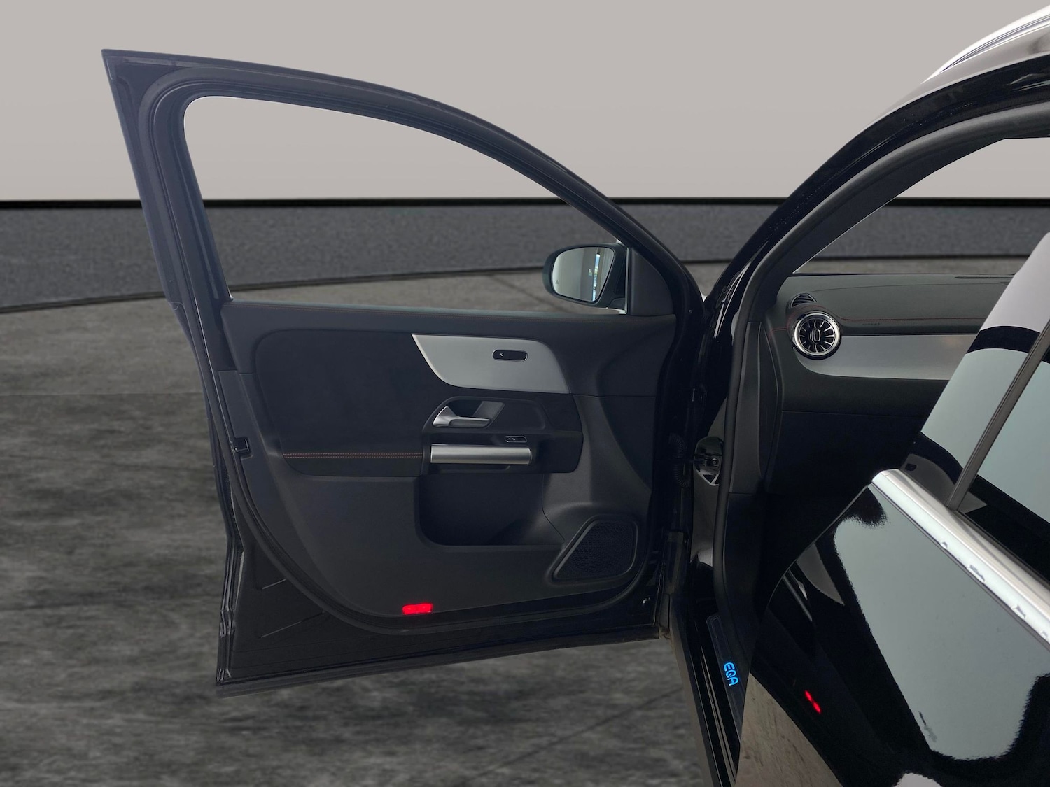 Used Mercedes-Benz EQA 2023 for sale - 77225601: Photo 24