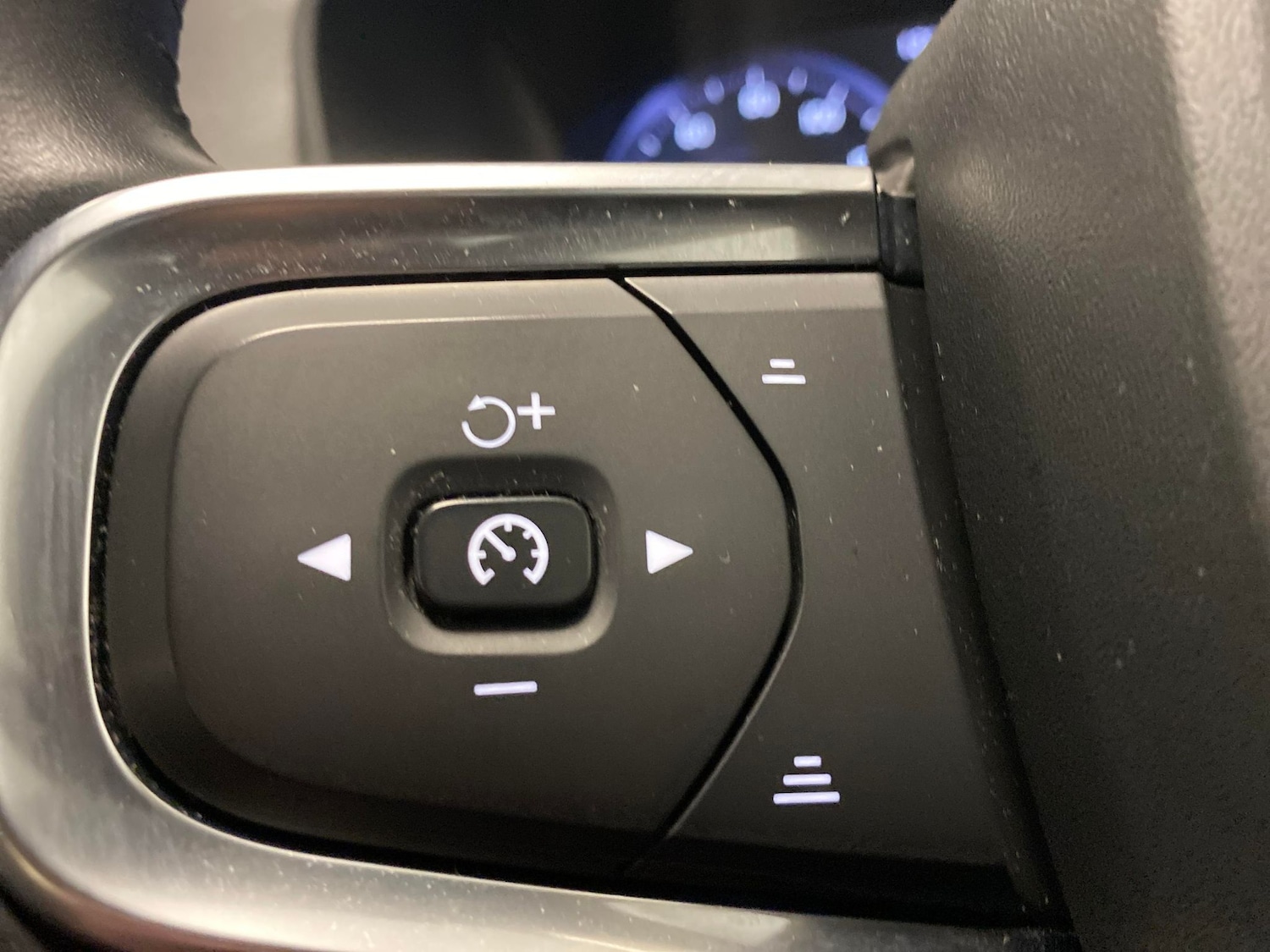 Used Volvo XC40 2019 for sale - 78051884: Photo 17