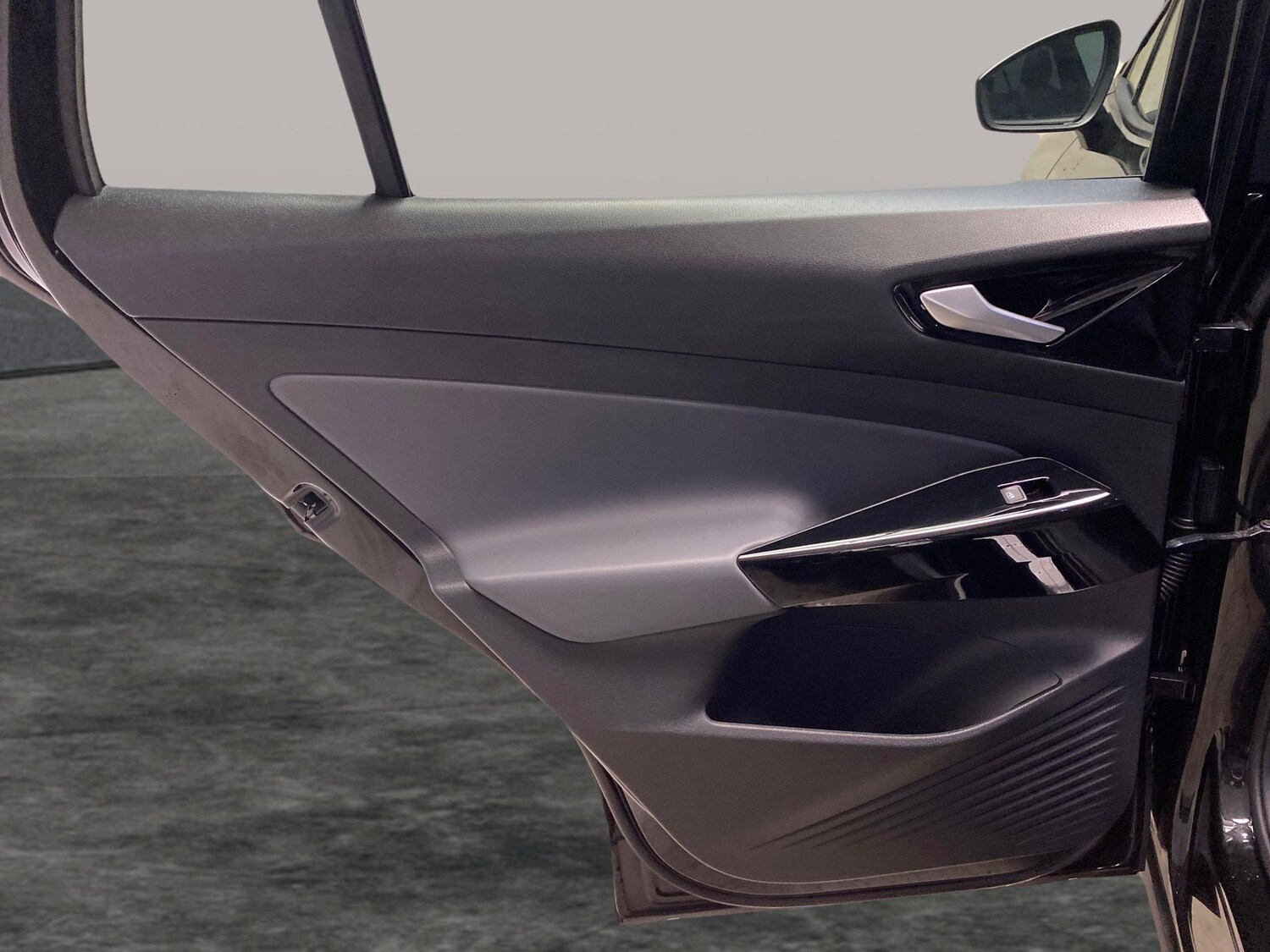 Used Volkswagen ID.4 2023 for sale - 77897344: Photo 24