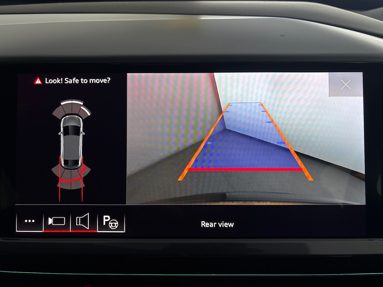 Used Audi Q4 e-tron 2022 for sale - 77660770: Photo 6