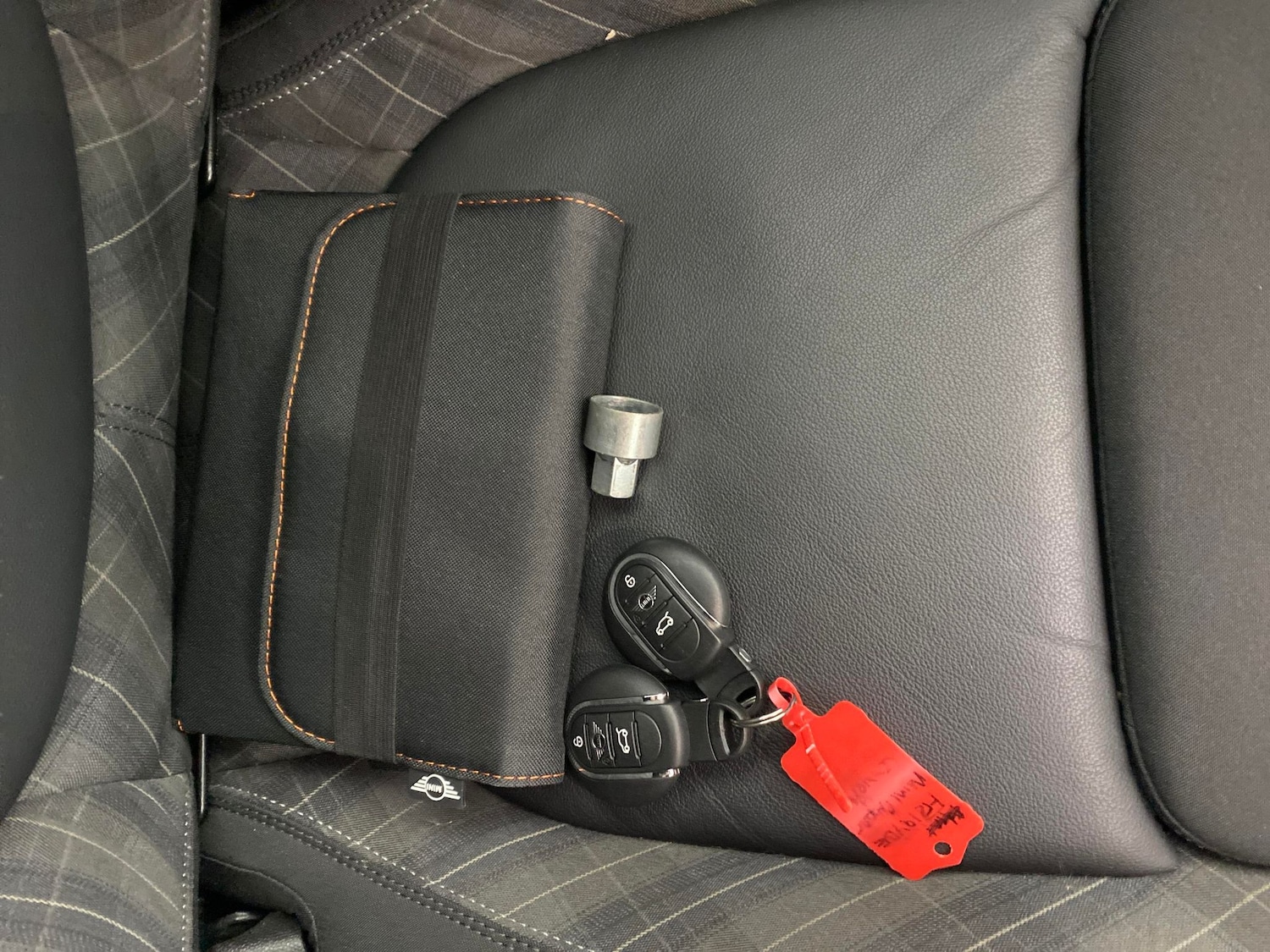 Used MINI Convertible 2019 for sale - 77902109: Photo 24