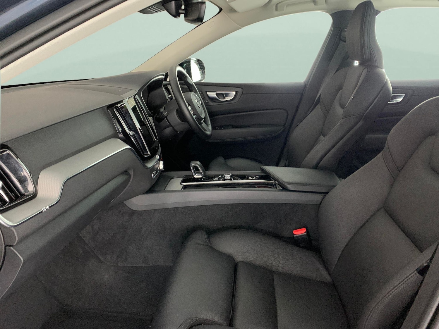 Used Volvo XC60 2024 for sale - 76664688: Photo 4