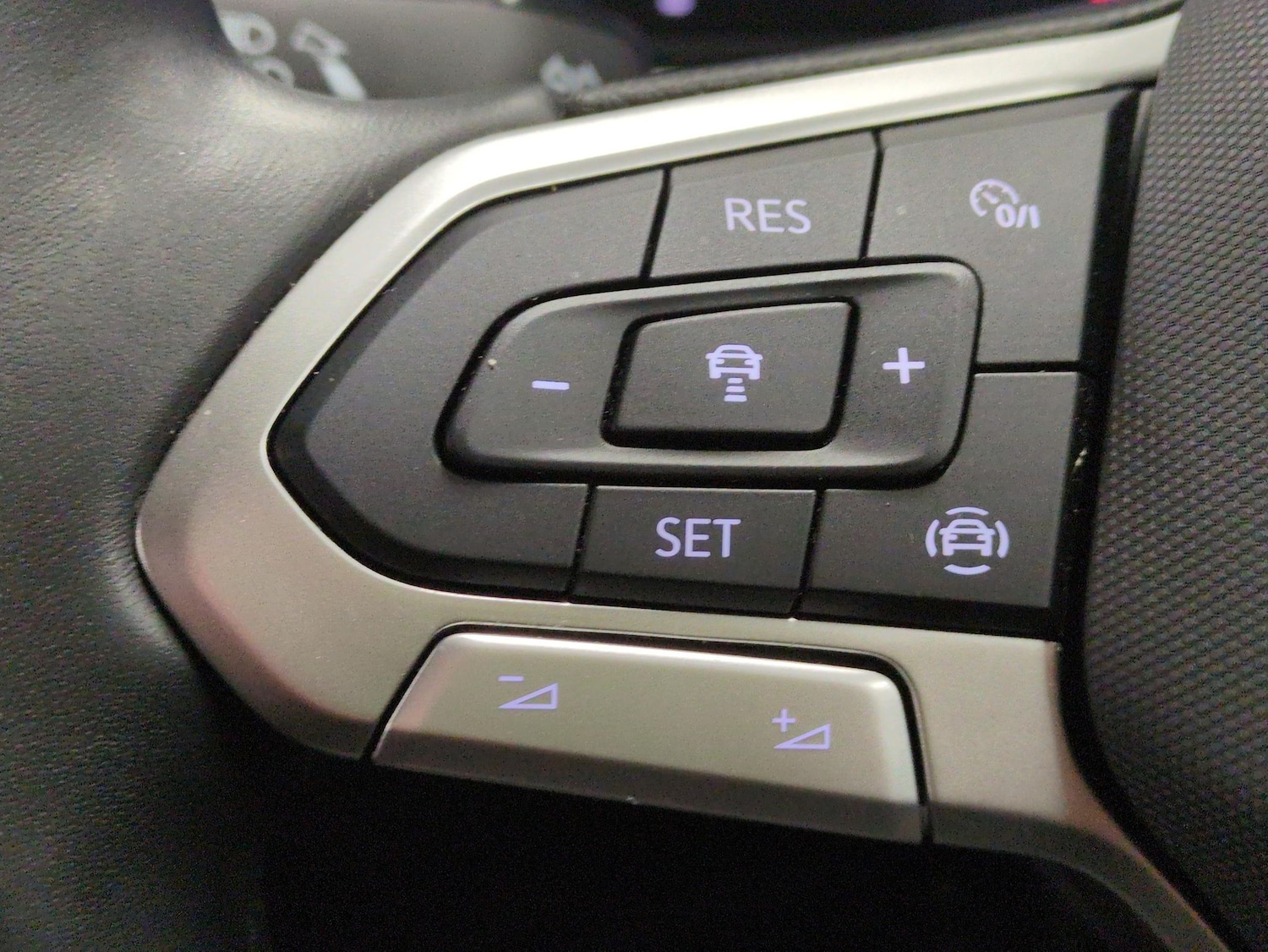 Used Volkswagen T-Roc for sale - 77221434: Photo 16