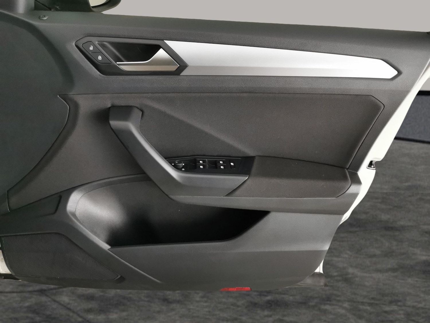 Used Volkswagen T-Roc for sale - 77221434: Photo 25