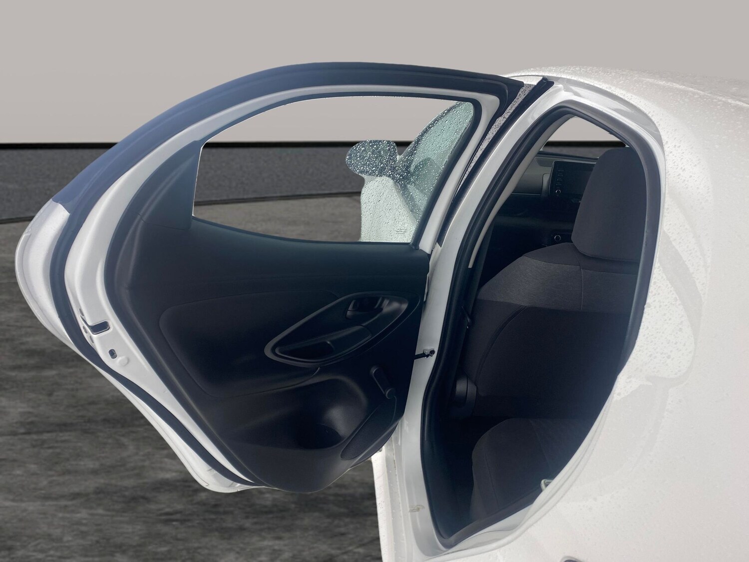 Used Toyota Yaris 2023 for sale - 77530011: Photo 21