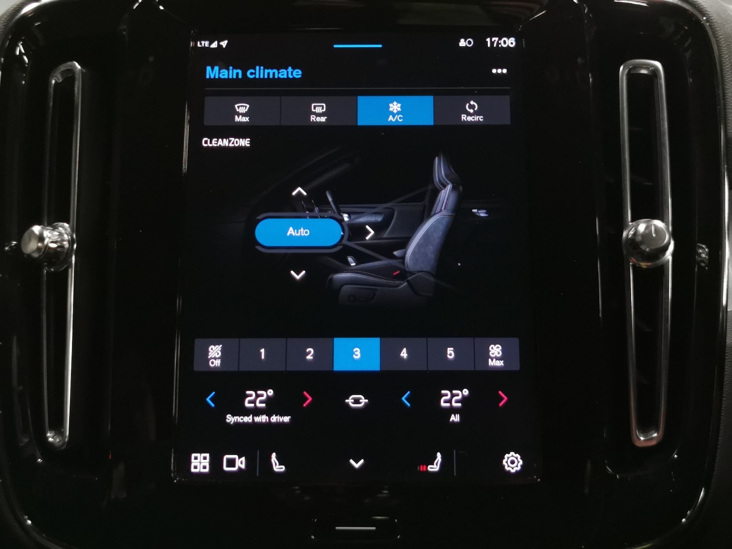 Used Volvo XC40 2024 for sale - 77389372: Photo 17