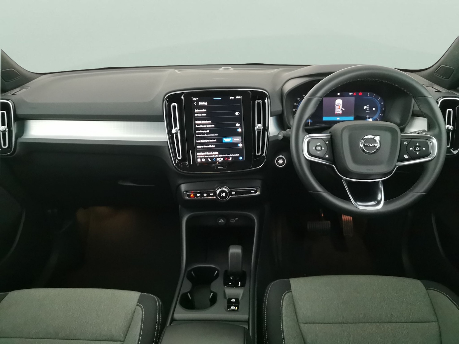 Used Volvo XC40 2024 for sale - 77389372: Photo 7