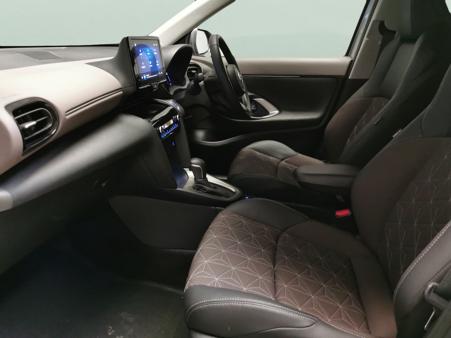 Used Toyota Yaris Cross 2022 for sale - 76636234: Photo 4