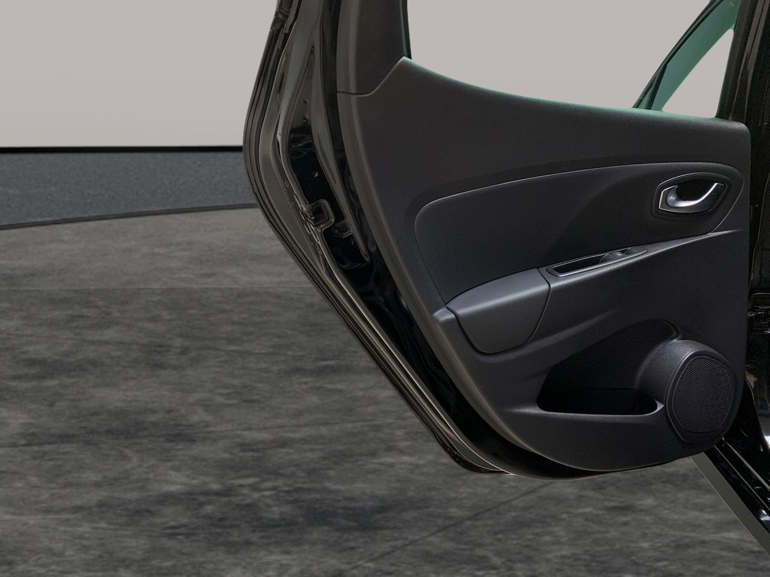 Used Renault Clio 2018 for sale - 76480135: Photo 28