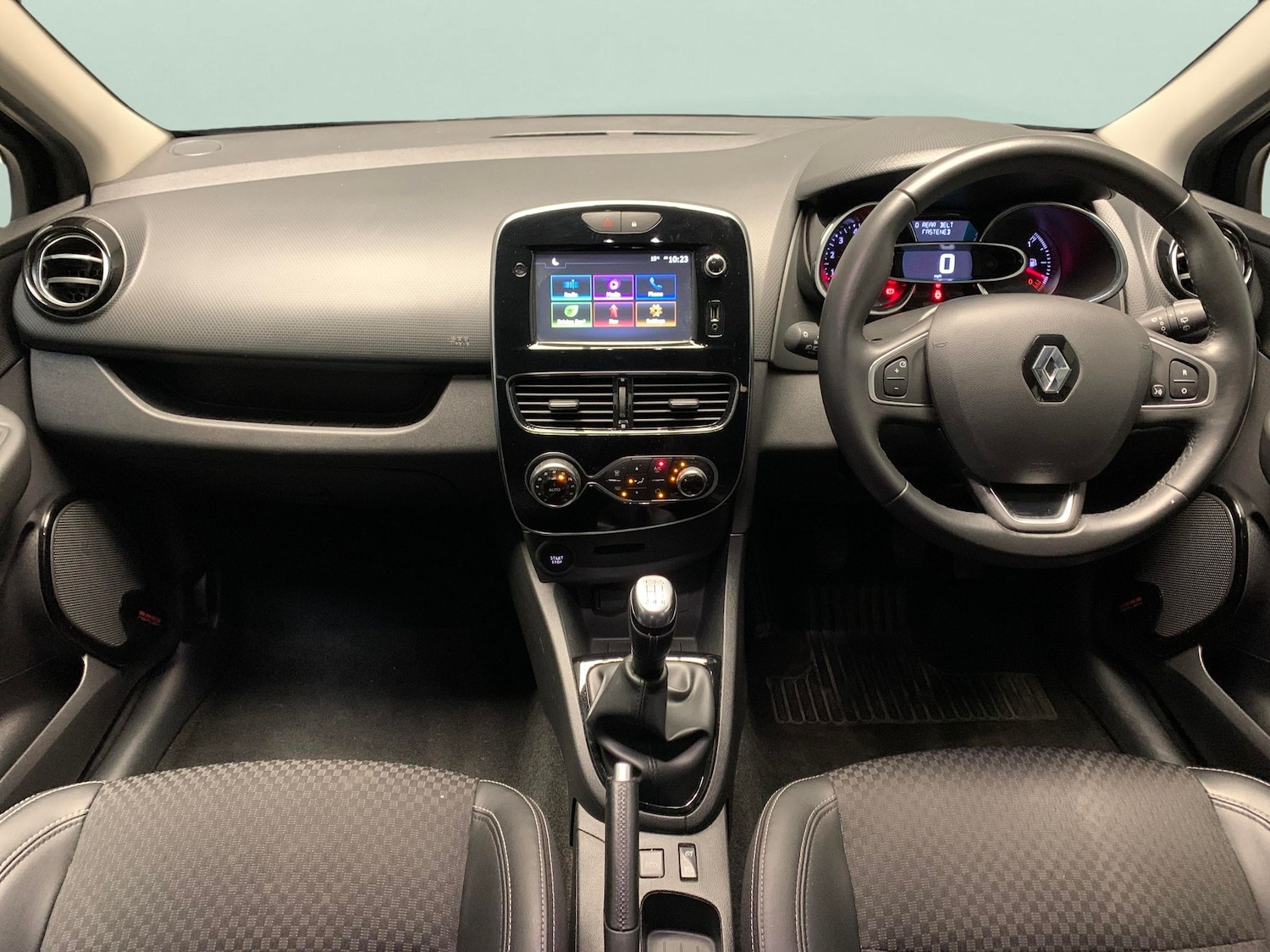 Used Renault Clio 2018 for sale - 76480135: Photo 7