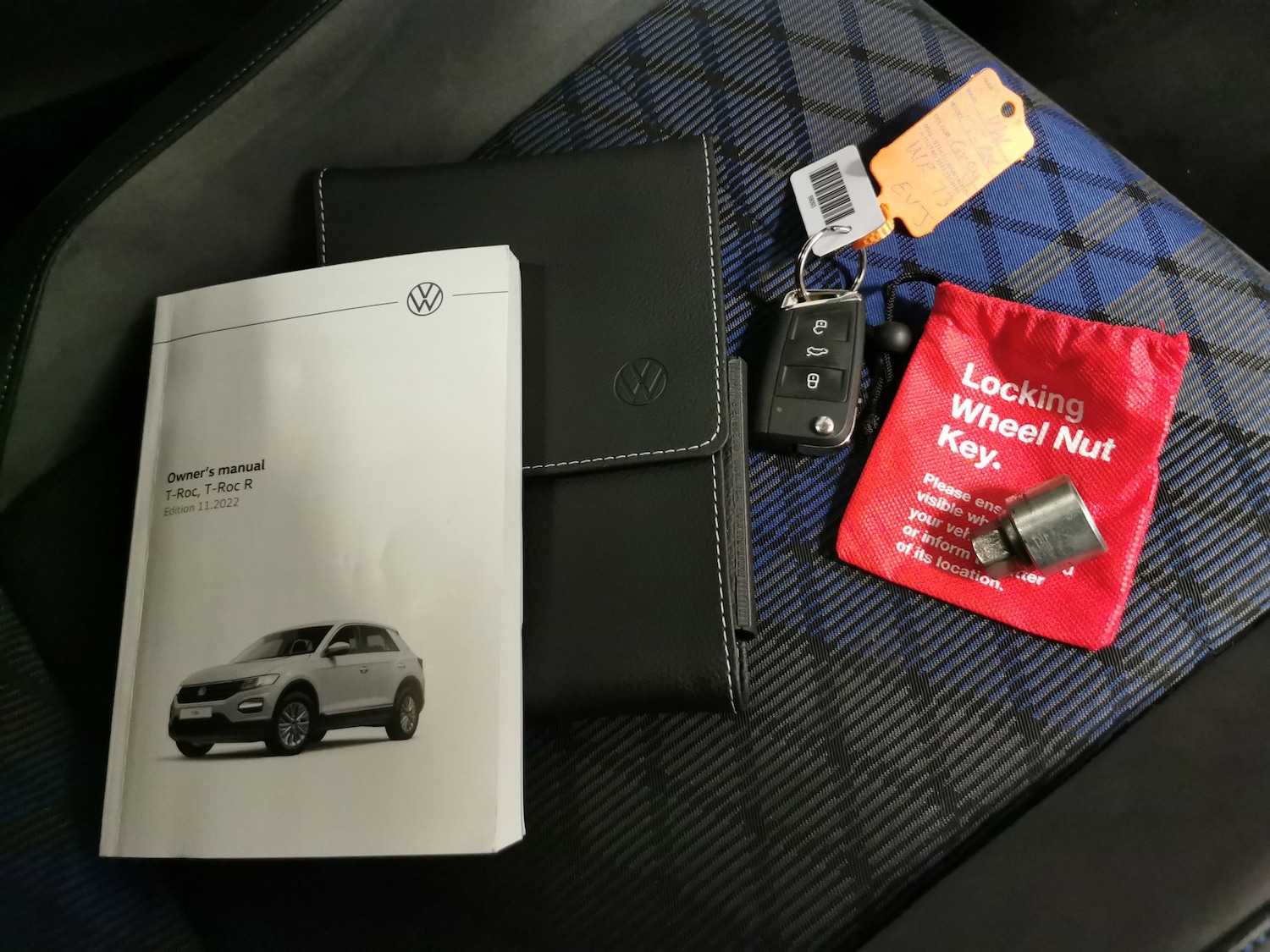 Used Volkswagen T-Roc 2023 for sale - 77127941: Photo 28