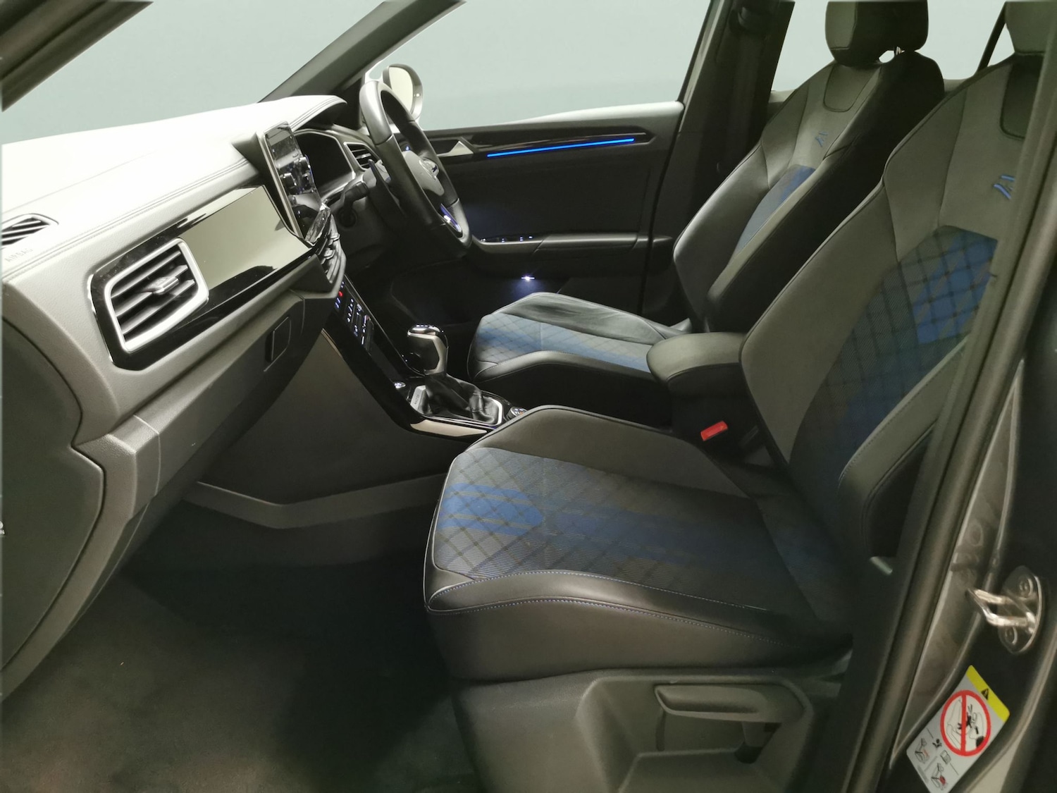 Used Volkswagen T-Roc 2023 for sale - 77127941: Photo 4