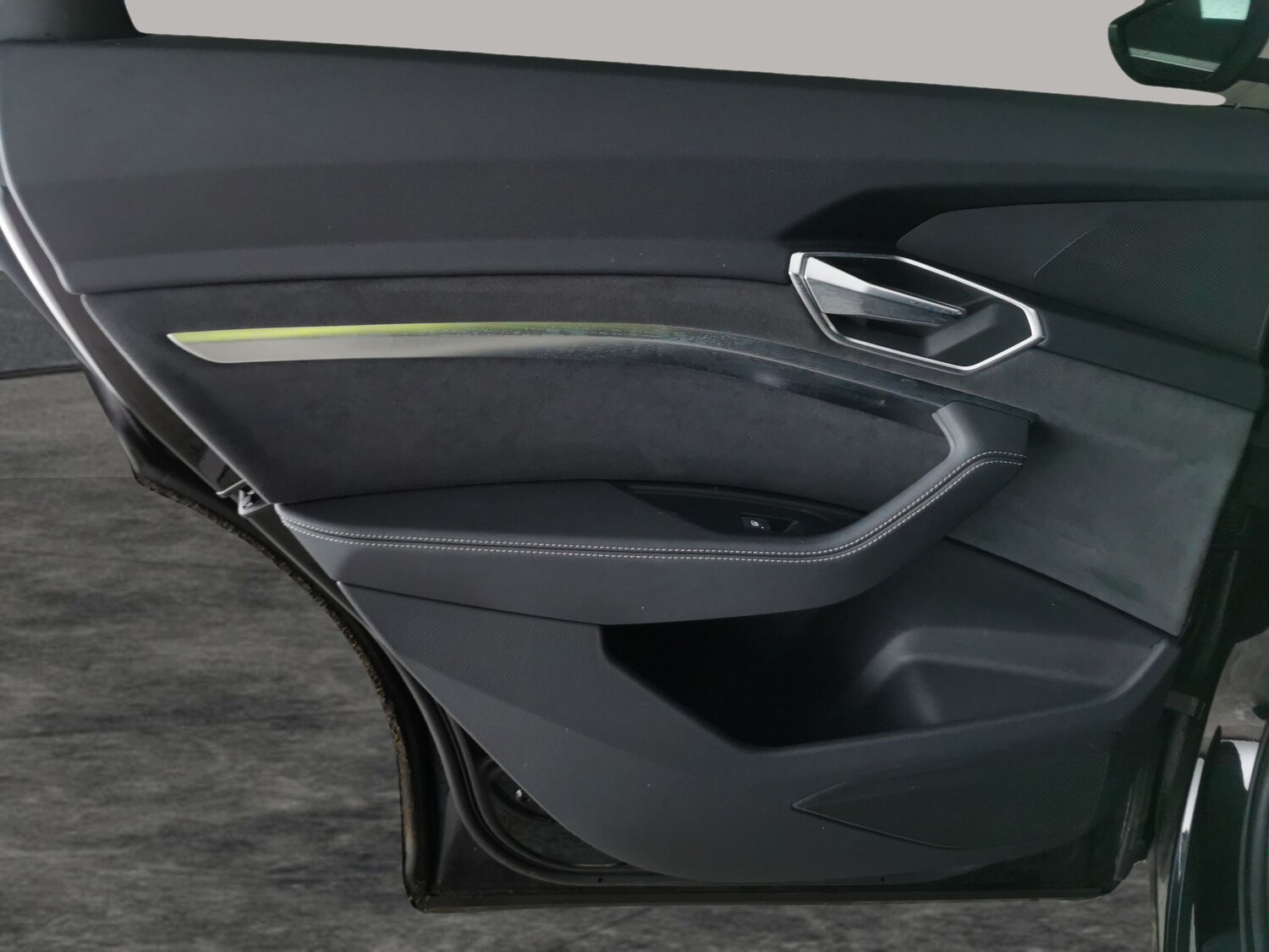 Used Audi e-tron 2023 for sale - 77194007: Photo 34