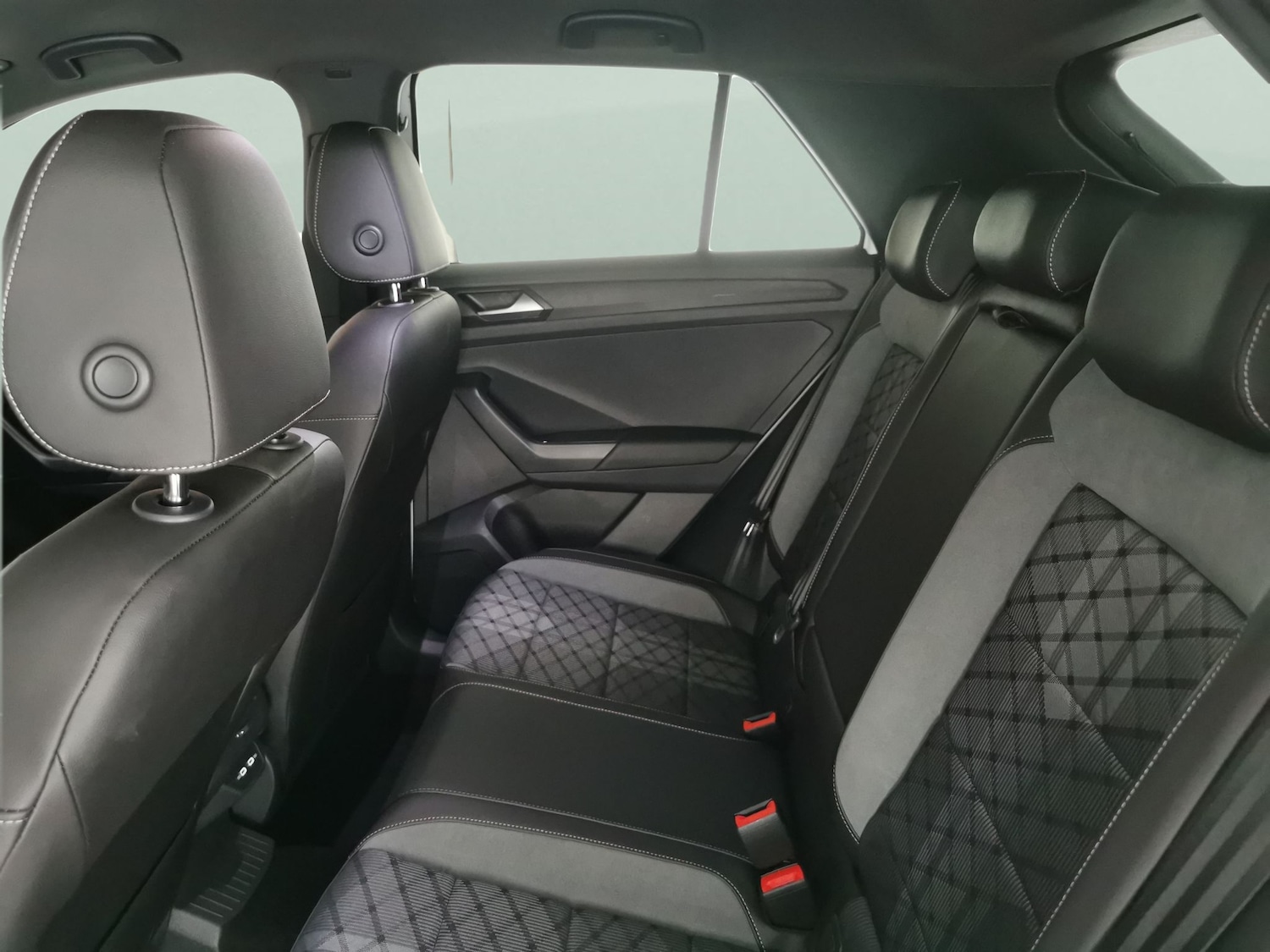 Used Volkswagen T-Roc for sale - 78107890: Photo 30