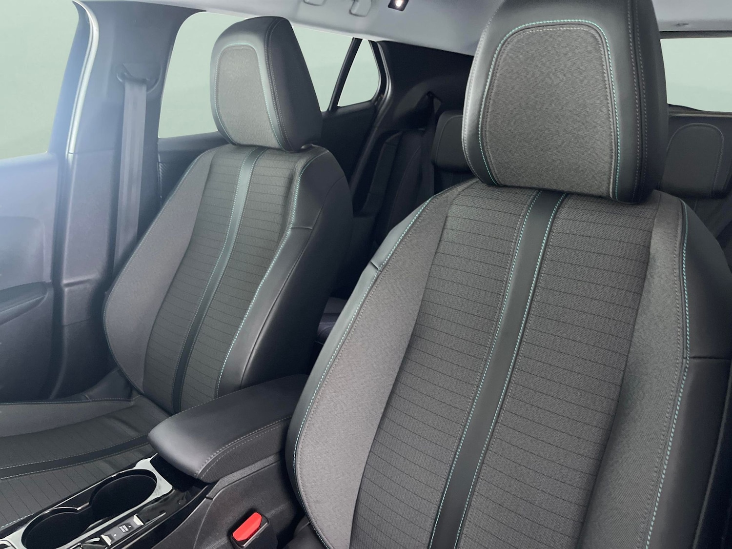 Used Peugeot E-2008 2021 for sale - 76875381: Photo 12