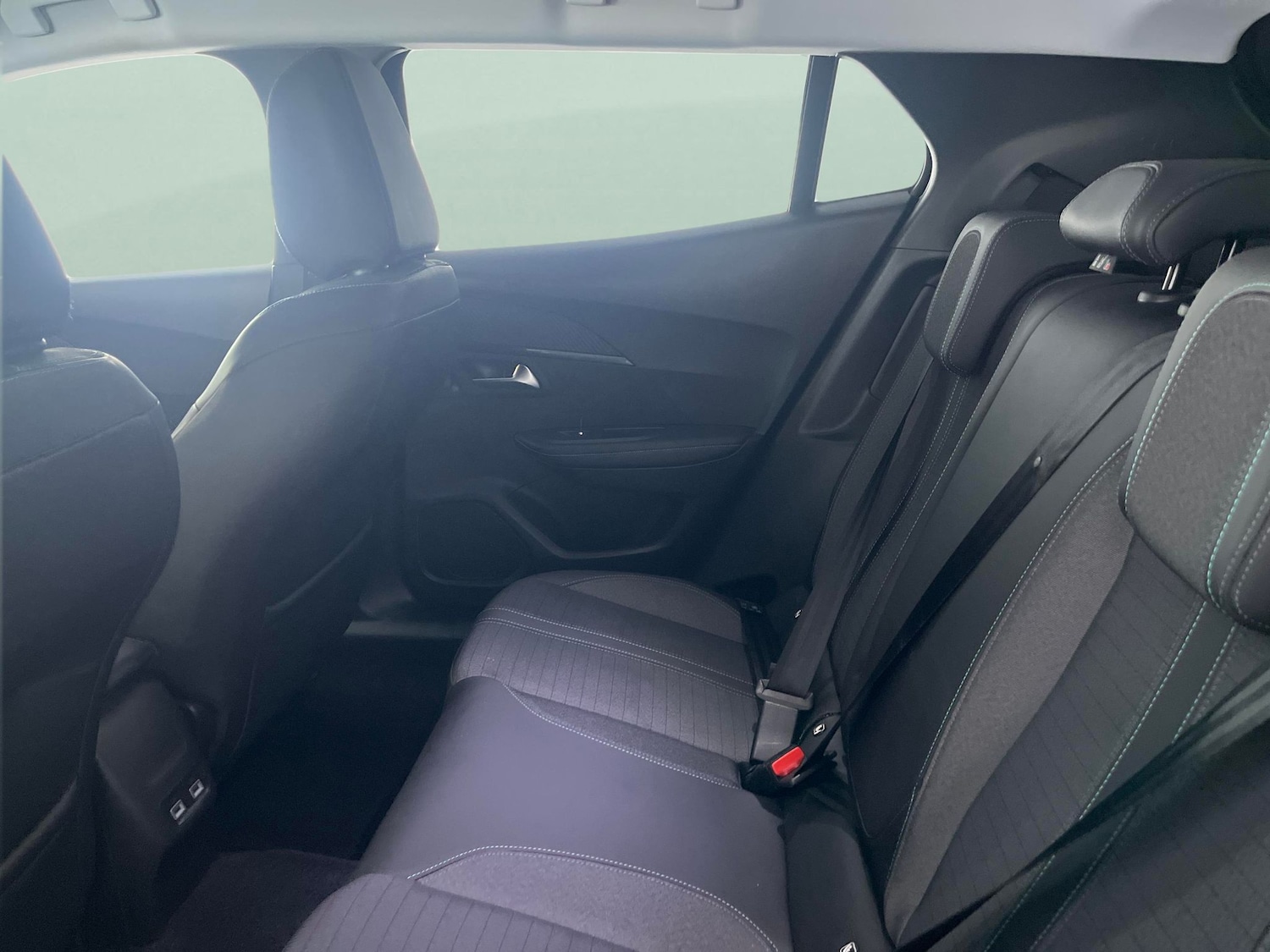 Used Peugeot E-2008 2021 for sale - 76875381: Photo 21