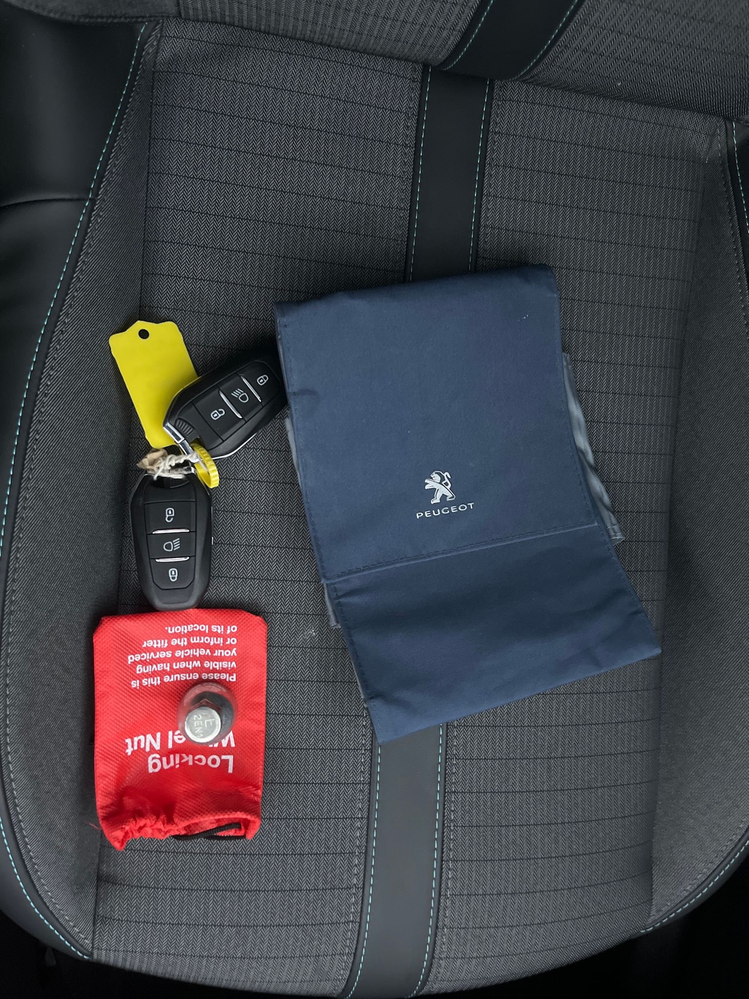 Used Peugeot E-2008 2021 for sale - 76875381: Photo 26