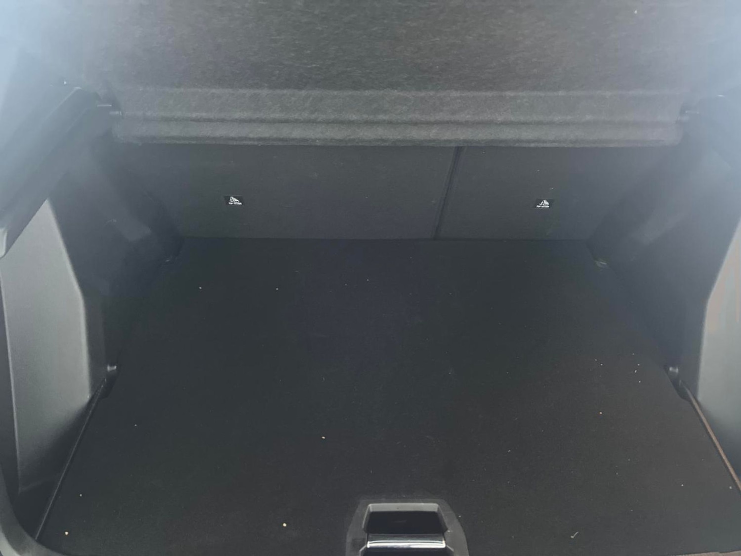 Used Peugeot E-2008 2021 for sale - 76875381: Photo 28