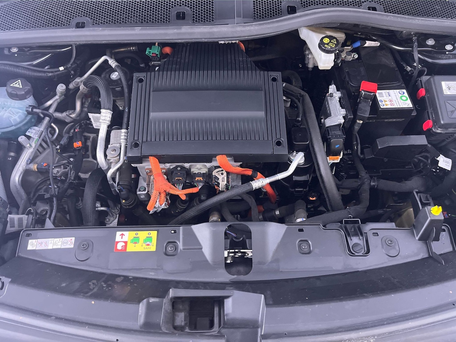 Used Peugeot E-2008 2021 for sale - 76875381: Photo 29