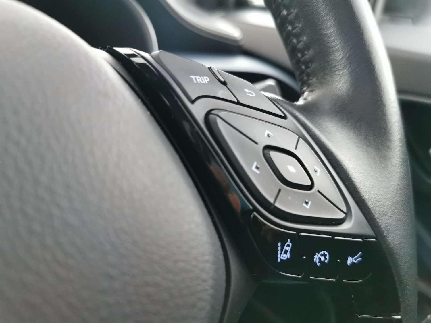 Used Toyota C-HR 2020 for sale - 77663107: Photo 21