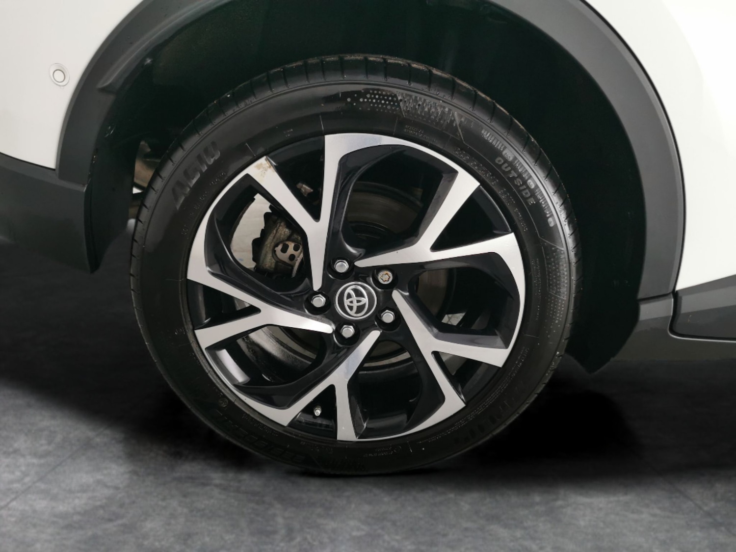 Used Toyota C-HR 2020 for sale - 77663107: Photo 24