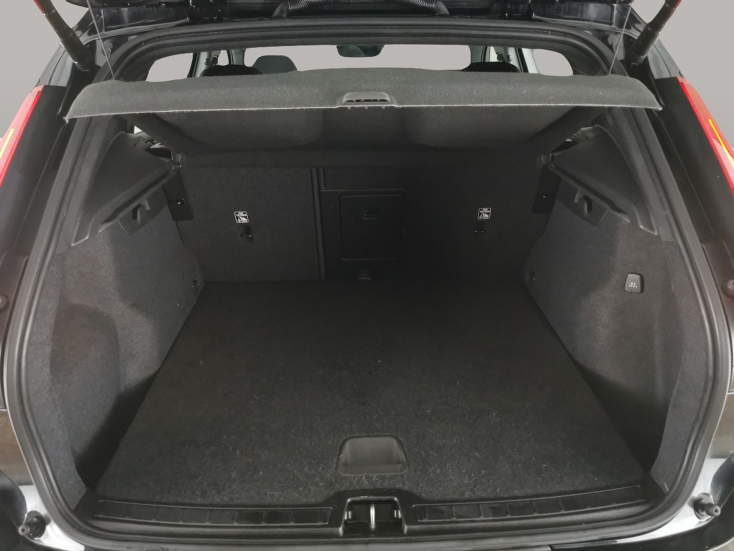 Used Volvo XC40 2023 for sale - 77636440: Photo 36