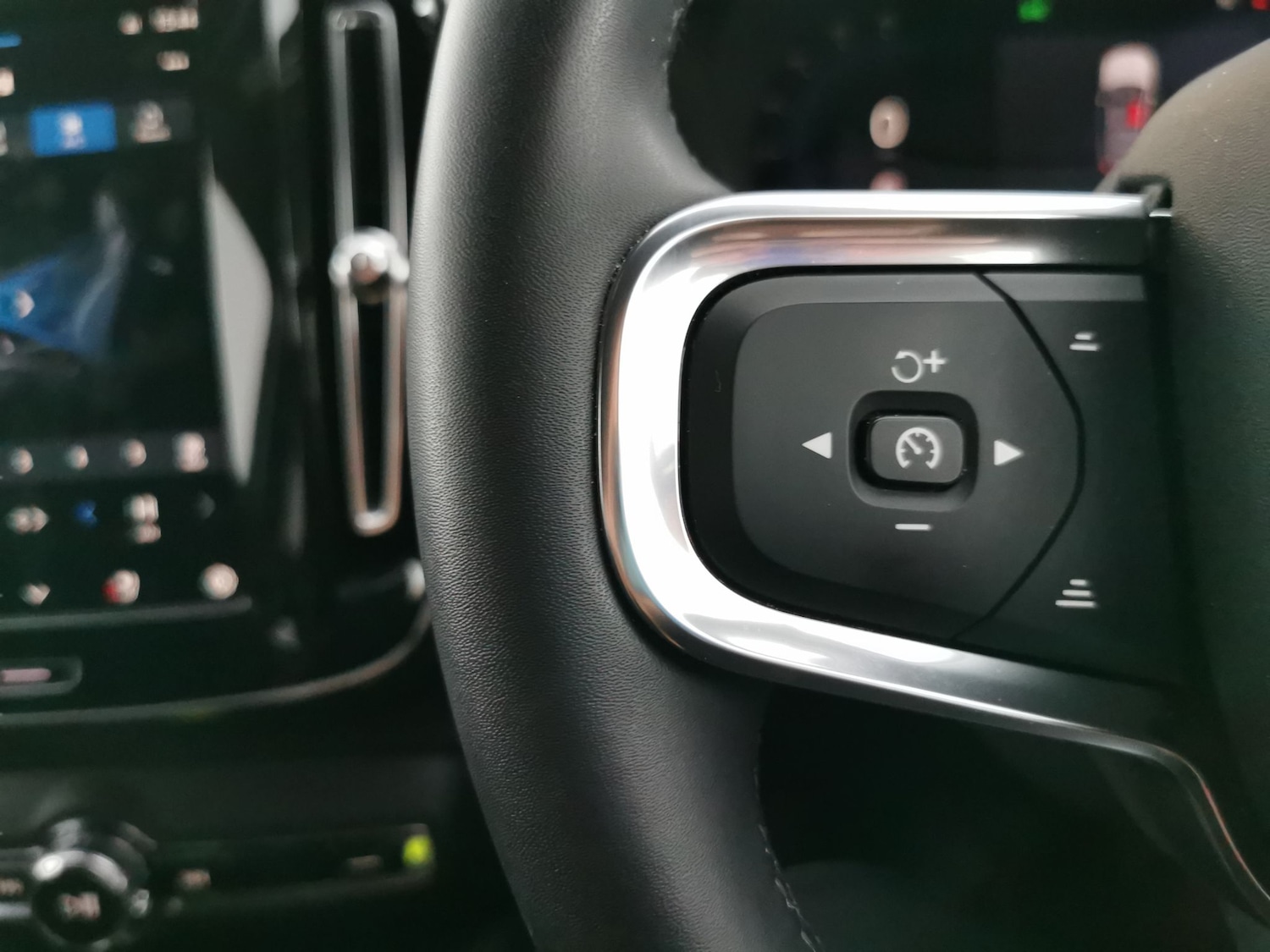 Used Volvo XC40 2023 for sale - 77283441: Photo 20