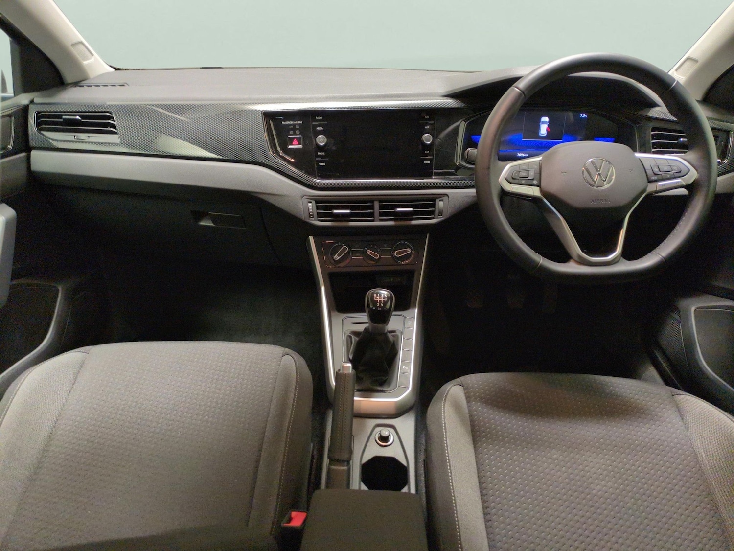 Used Volkswagen Polo 2024 for sale - 77888123: Photo 5