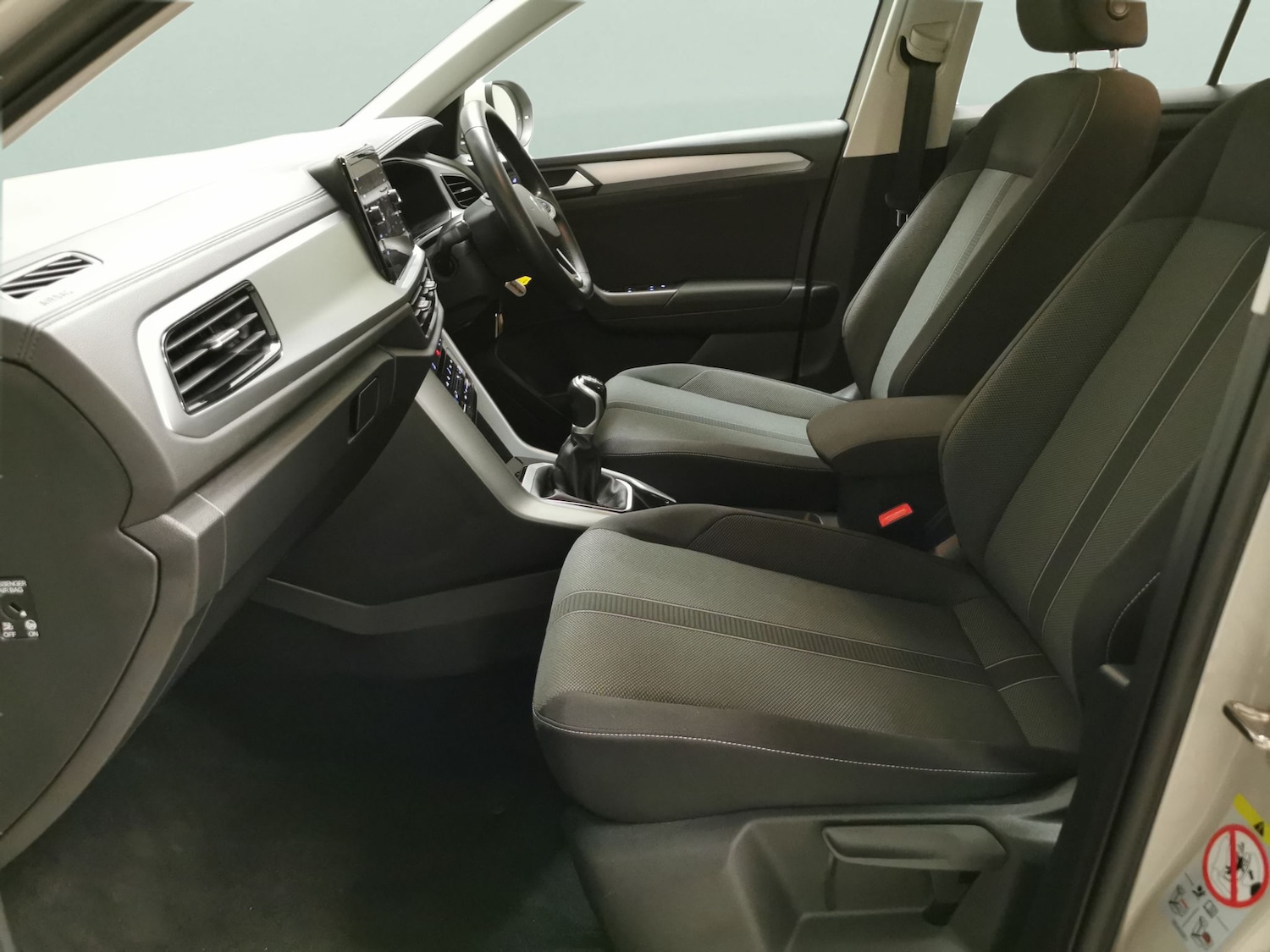 Used Volkswagen T-Roc 2023 for sale - 77756870: Photo 4