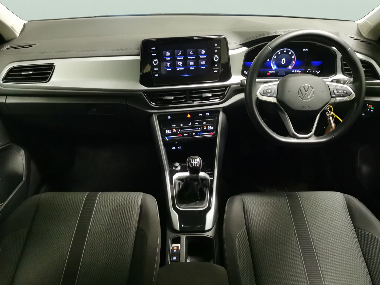 Used Volkswagen T-Roc 2023 for sale - 77756870: Photo 6