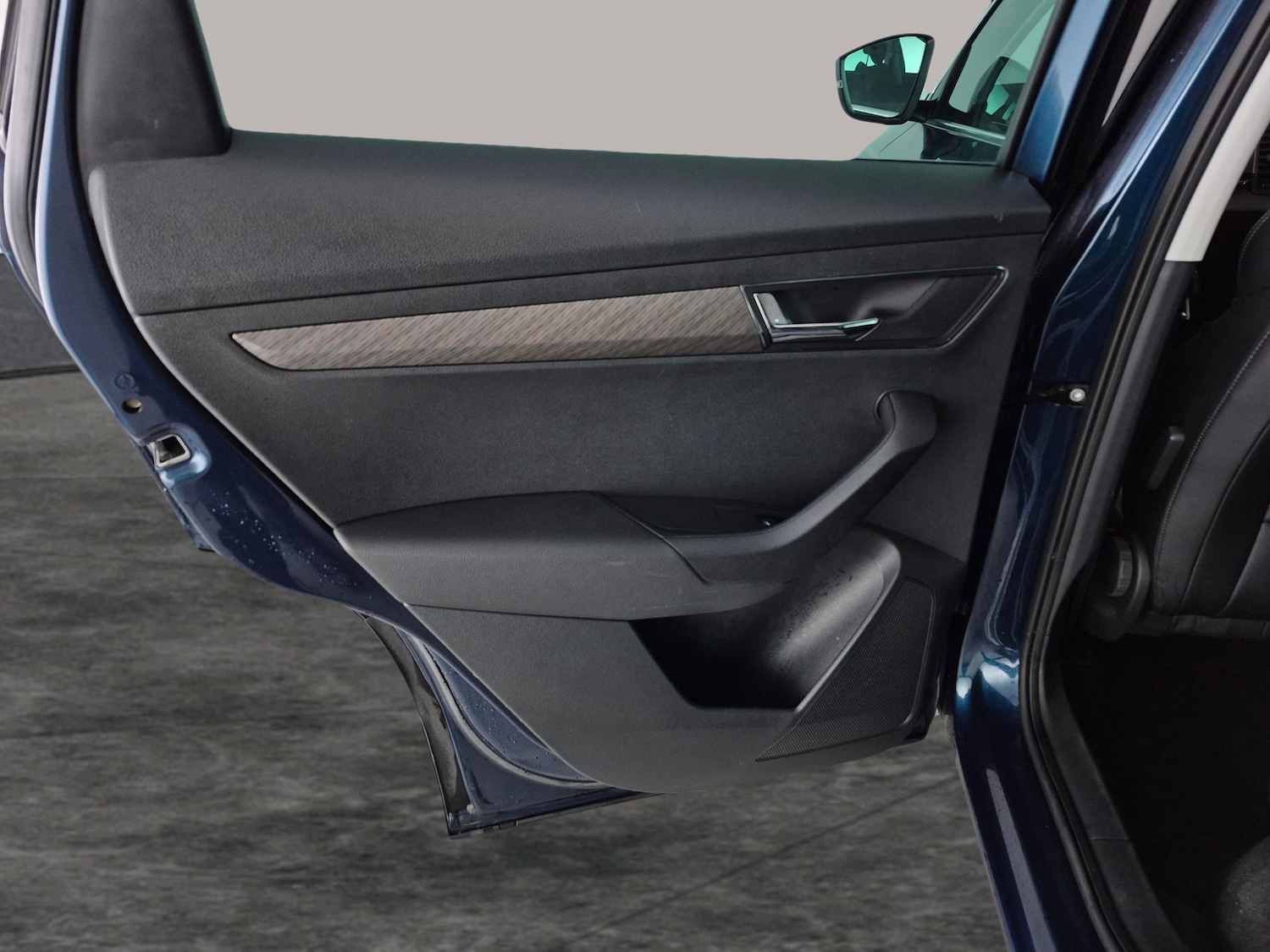 Used Skoda Karoq 2023 for sale - 77846188: Photo 30