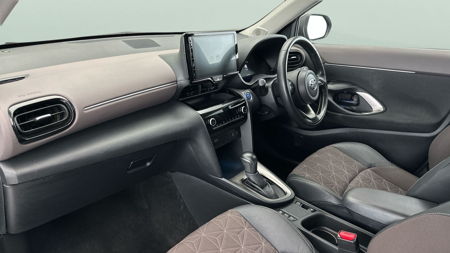 Used Toyota Yaris Cross 2022 for sale - 77160998: Photo 13