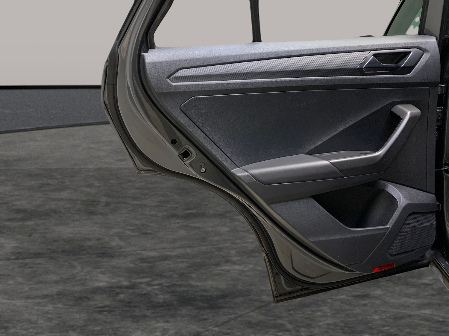 Used Volkswagen T-Roc 2023 for sale - 77167433: Photo 29