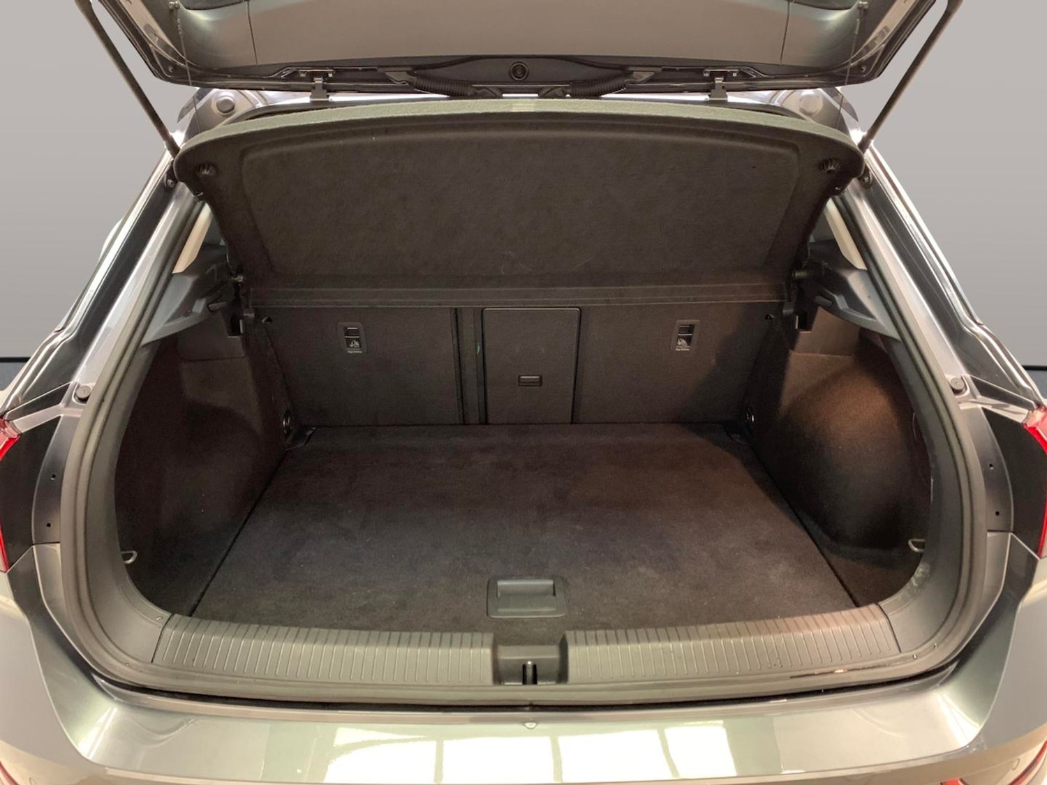 Used Volkswagen T-Roc 2023 for sale - 77167433: Photo 34