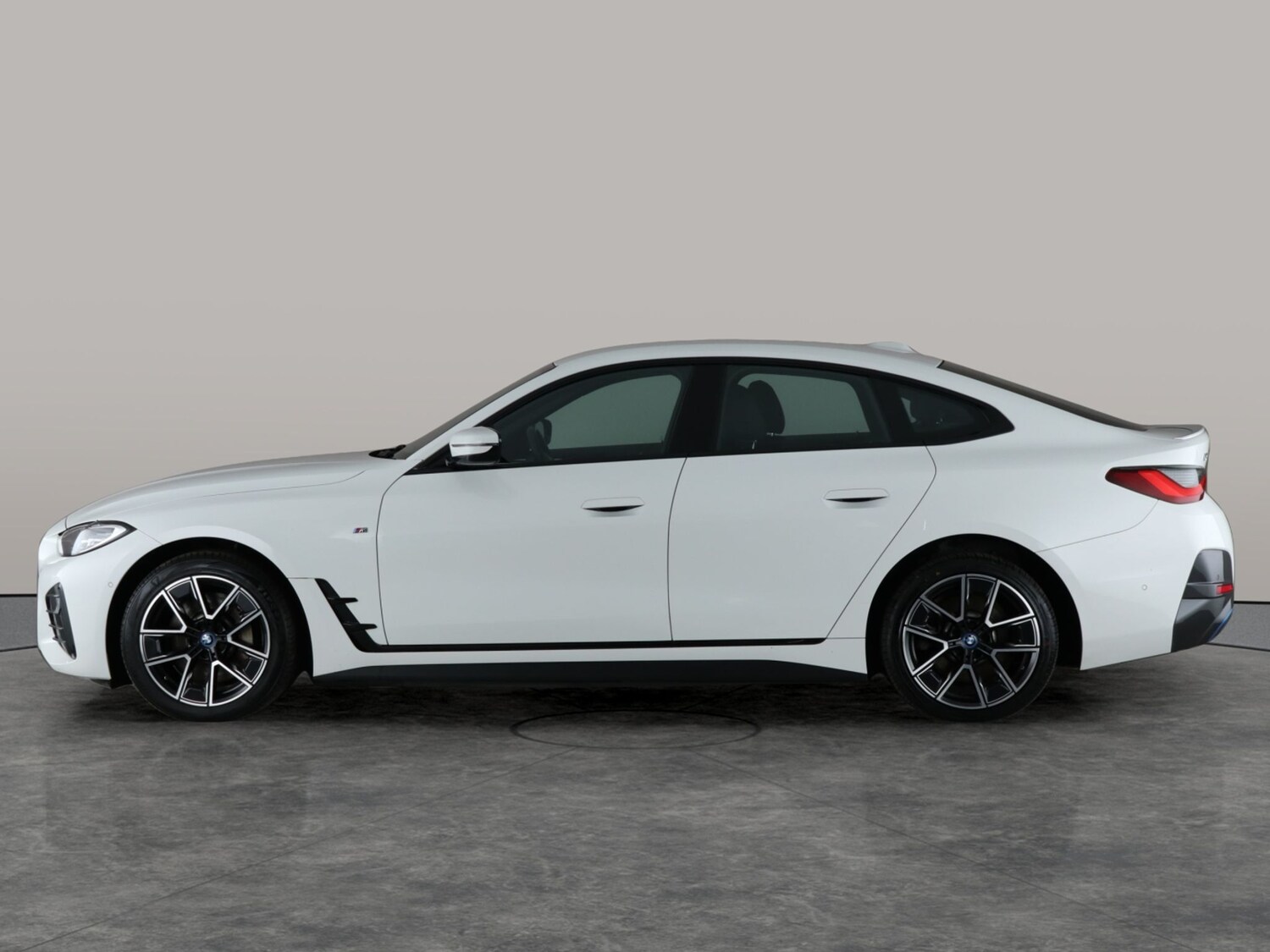 Used BMW i4 2022 for sale - 76445215: Photo 17