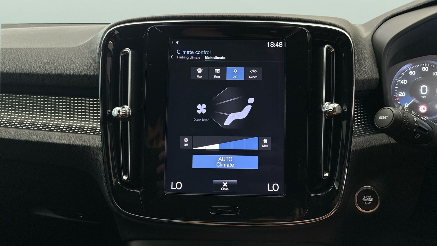 Used Volvo XC40 for sale - 77364880: Photo 23